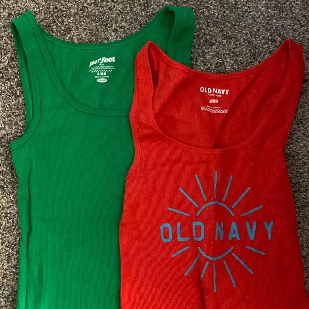 2 Ribbed Old Navy Tank Tops Size Medium - Picture 2 of 6